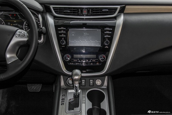 2017款楼兰2.5L自动S/C XE HEV混动四驱尊尚版