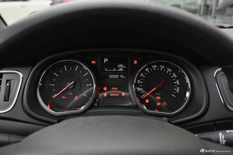 2018款雪铁龙C3-XR 1.6L自动先锋型