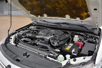 2017款帕杰罗·劲畅SPORT 3.0L自动V6中东版