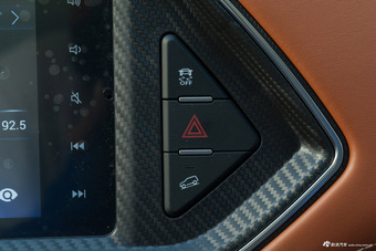 2018款众泰T300 1.5L自动尊贵型