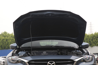 2018款马自达CX-4 2.0L自动两驱蓝天品位版