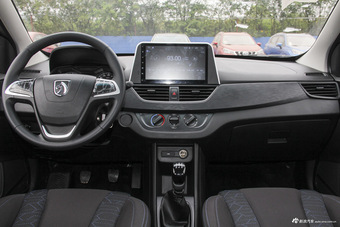 2016款宝骏310 1.2L手动舒适型