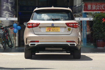 2018款君马S70 1.5T手动标准型