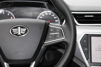 2018款骏派A50 1.5L手动智联豪华型 