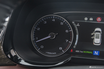 2017款传祺GS8 2.0T自动四驱至尊版320T