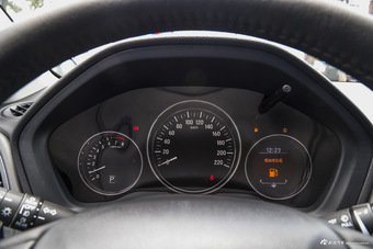 2015款缤智1.8L CVT四驱旗舰型 塔夫绸白