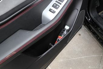 2017款宝骏560 1.5T 手动舒适型7座 