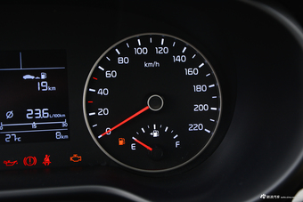 2017款起亚K2 1.4L手动15周年特别版GLS三厢