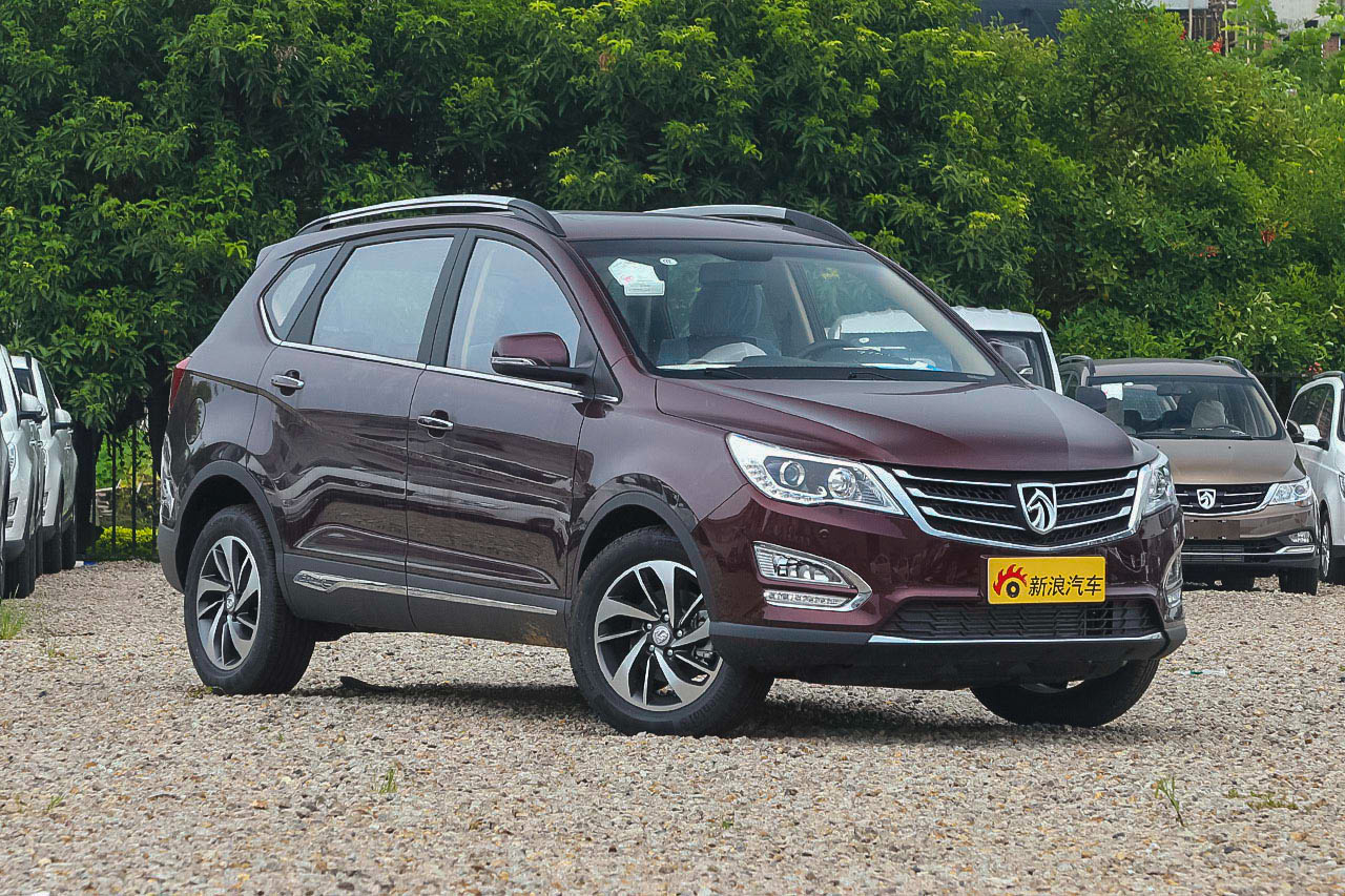 2016款 宝骏560 1.5T手动豪华型