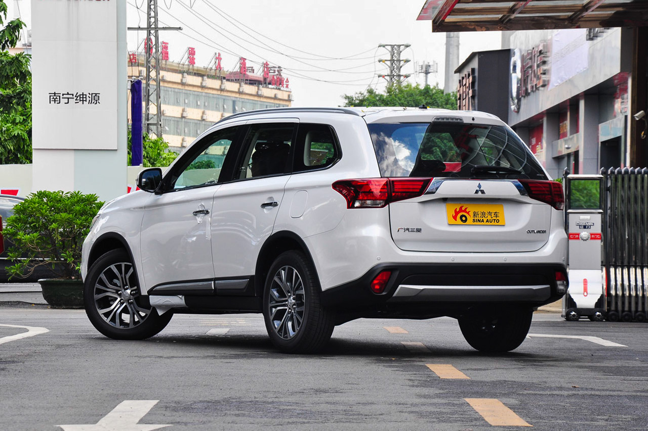 2016款欧蓝德2.4L自动四驱豪华版7座