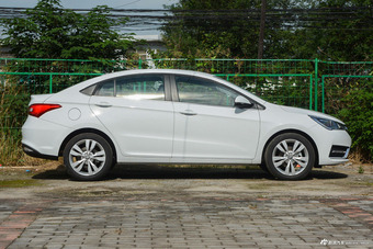 2017款艾瑞泽5 1.5L手动领潮版