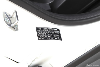 2017款福克斯两厢1.6L自动风尚型智行版