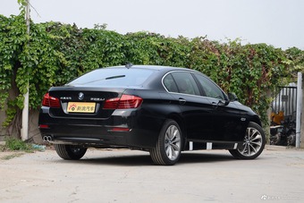2017款宝马5系2.0T自动528Li 领先型