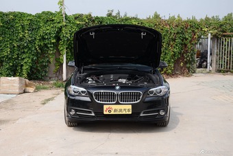 2017款宝马5系2.0T自动528Li 领先型