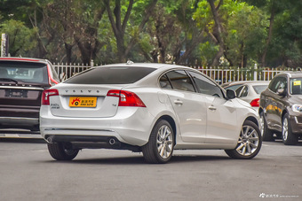 2017款沃尔沃S60L 2.0T自动T4智远版