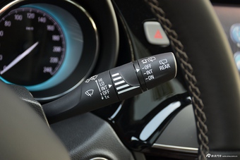 2017款昂科威2.0T自动四驱豪华型28T 雪域白