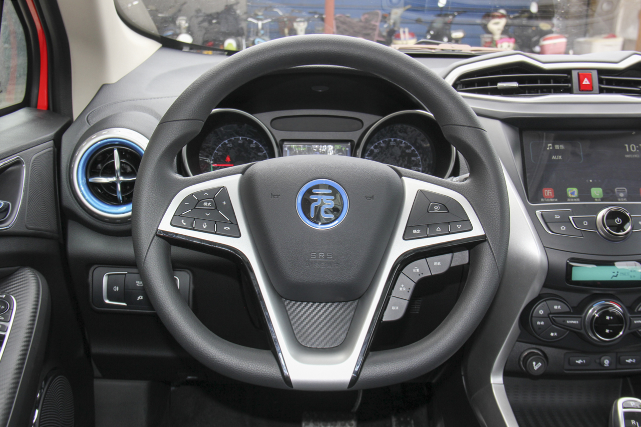 2018款比亚迪元EV360 智联炫酷型