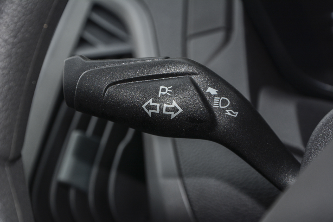 2017款新全顺2.0T中轴中顶柴油Diesel 5/6座Kombi国5