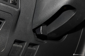 2017款黄海N3 2.5T手动四驱运动版XD25T5 