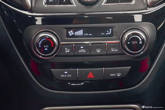 2017款长安CS15 1.5L自动豪华天窗版