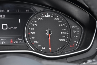 2017款奥迪A4L Plus 2.0T自动40TFSI时尚型