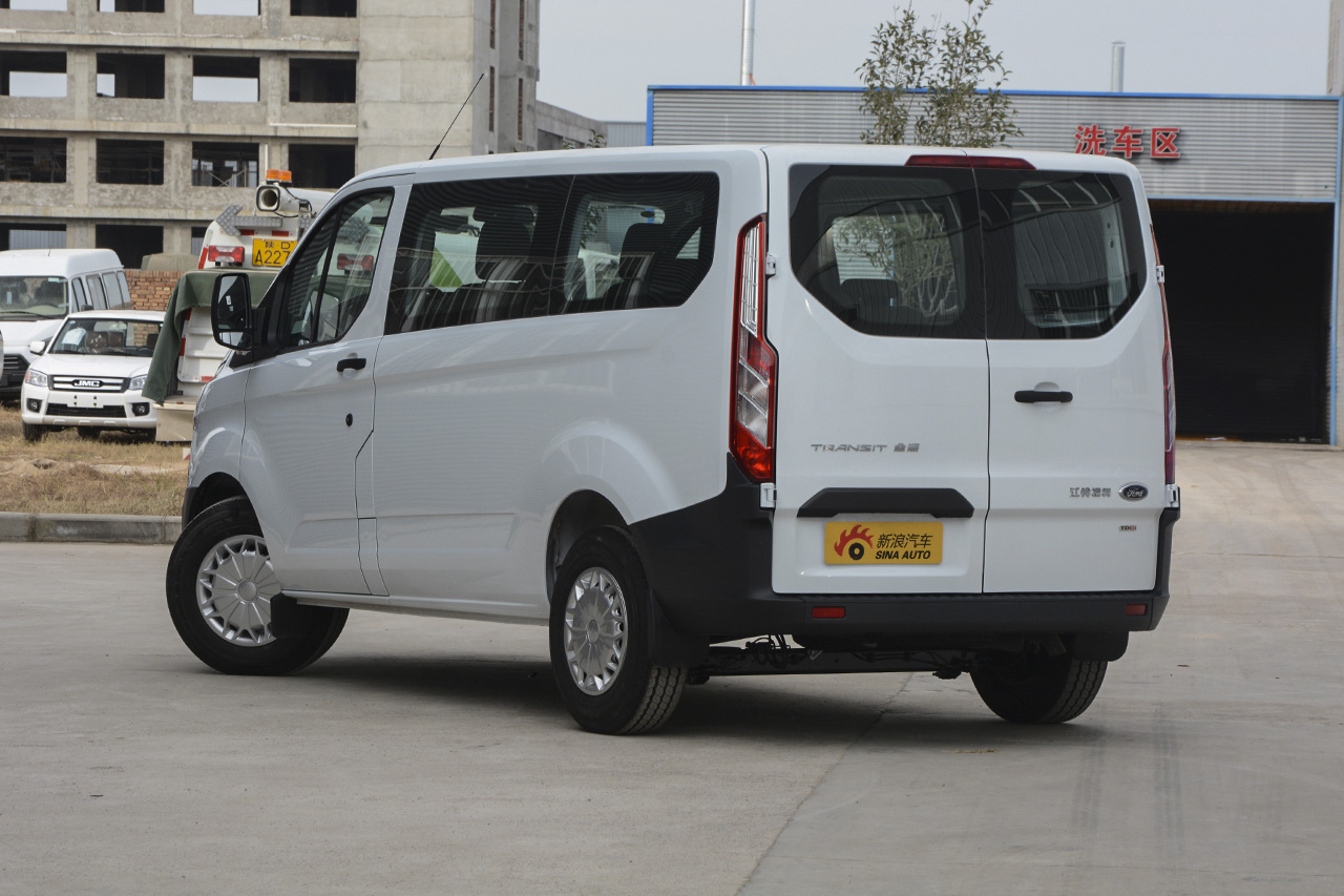 2017款新全顺 2.0T自动汽油多功能商用车短轴低顶