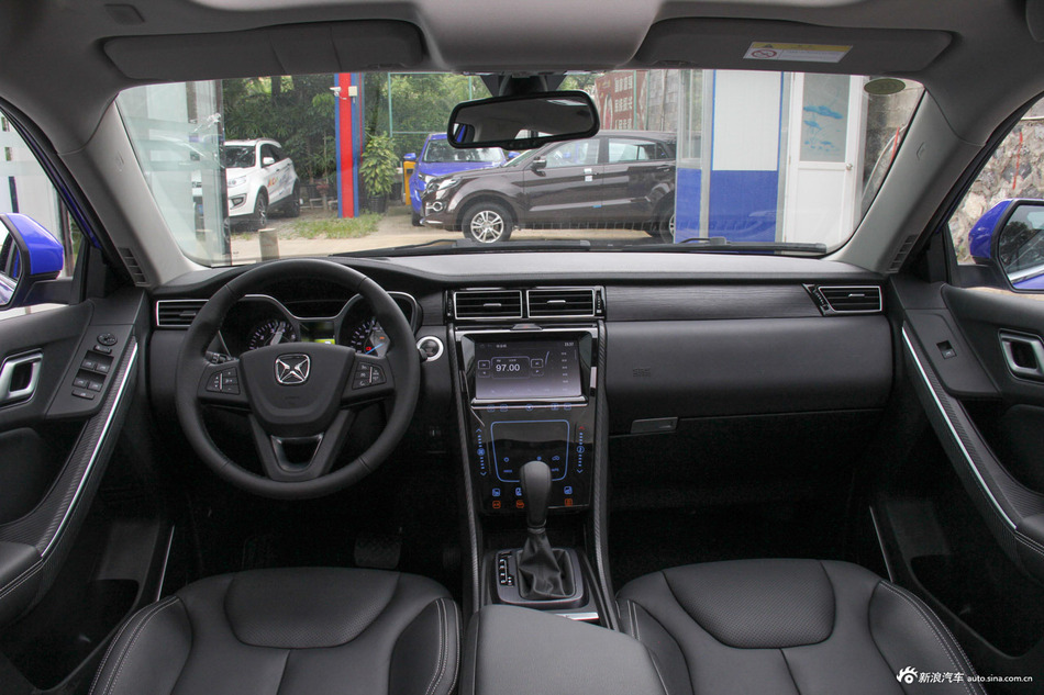 2016款驭胜S330 1.5T自动两驱旗舰版