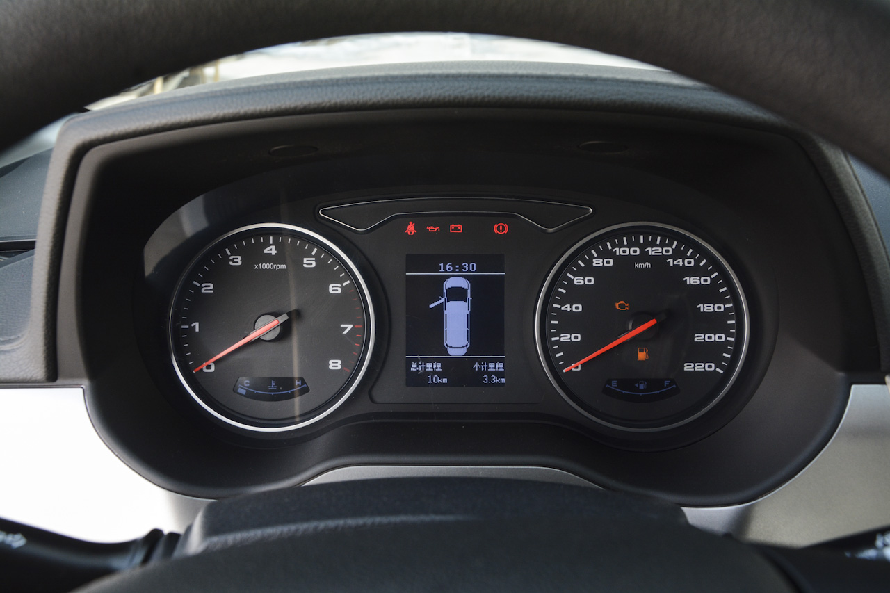 2017款瑞风M4 2.0T手动舒适型