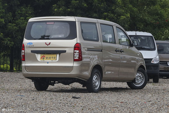 2012款五菱荣光1.5L加长标准型