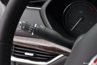 2018款XT4 2.0T四驱铂金版28T