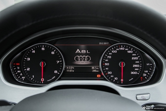 2016款奥迪A8L 3.0T自动45TFSI quattro舒适型