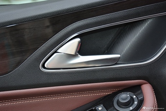 2017款宝骏560 1.5T DCT旗舰型