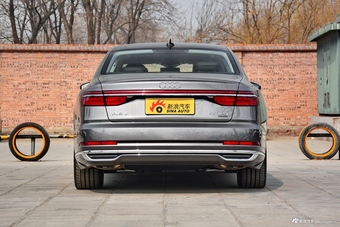 2018款奥迪A8L 3.0T自动55 TFSI quattro尊贵型