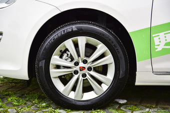 2016款荣威e550 1.5L自动旗舰版