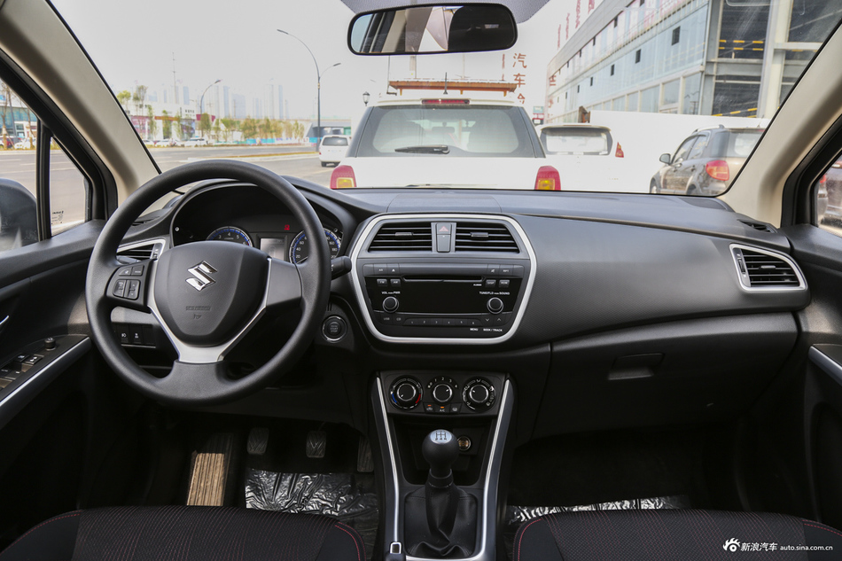 2015款锋驭1.6L手动进取型 珠光白