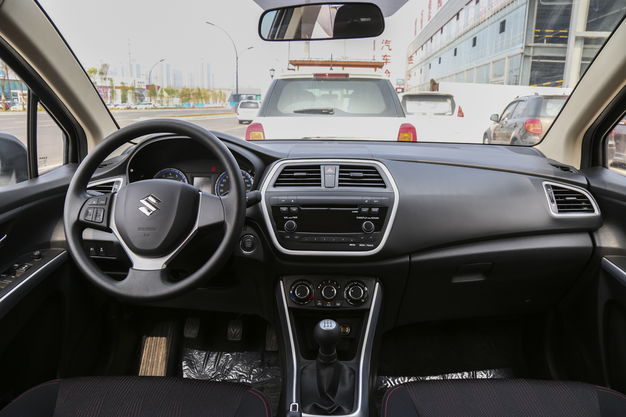 2015款锋驭1.6L手动进取型 珠光白