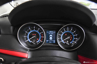 2016款哈弗H1 1.5L手动舒适型蓝标改款 钛白