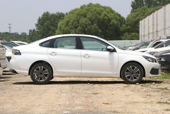 2018款标致308 1.6L自动豪华版