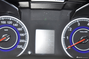 2016款中华V3 1.5L手动精英型