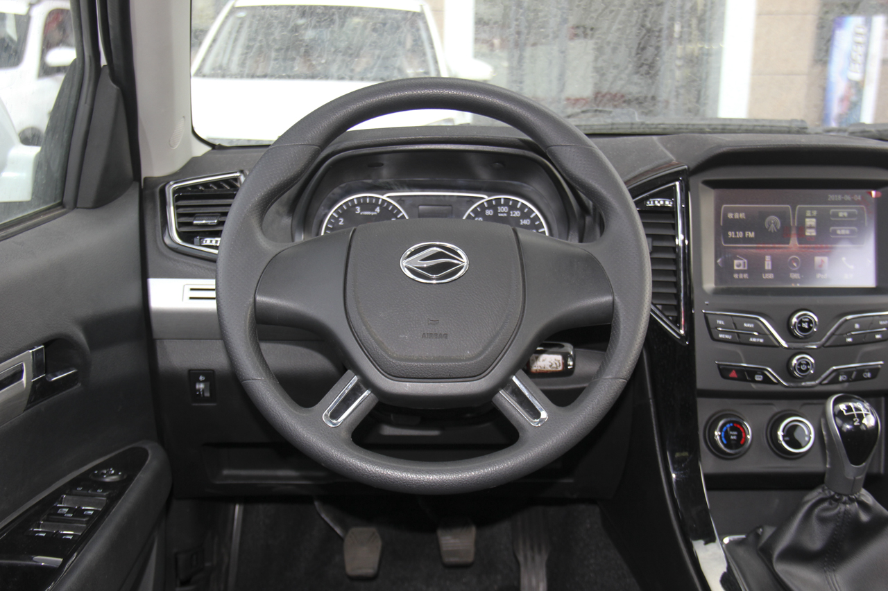 2018款陆风X8 1.8T手动汽油4X4豪华型
