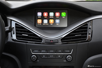 2018款奔腾B70 1.8T自动轿跑版互联智享型