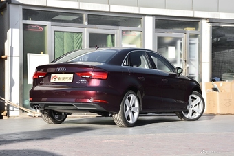 2018款奥迪A3 30周年型2.0T自动Sportback 40 TFSI风尚型