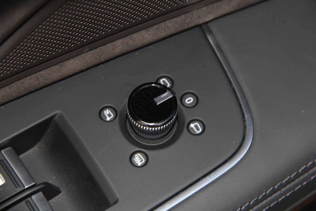 2018款奥迪A8L 3.0T自动55 TFSI quattro豪华型