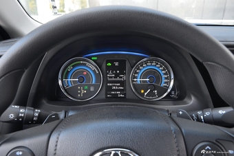 2017款卡罗拉改款双擎1.8L自动E-CVT领先版