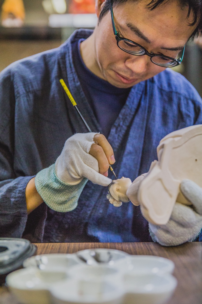 LEXUS雷克萨斯匠心之旅  博多人形 上色工艺见学