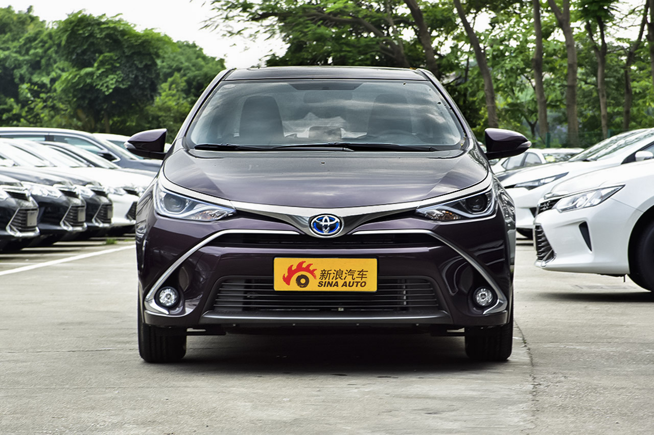 2016款雷凌双擎1.8L自动精英天窗版