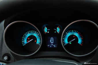 2016款萨瓦纳2.8T手动四驱柴油尊享版5座