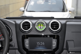 2016款北京BJ40 2.0T手动两驱尊贵版