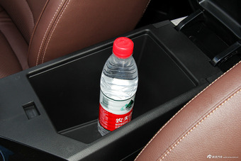 2017款宝骏560 1.5T DCT尊享型