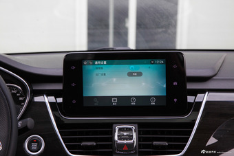 2017款宝骏560 1.5T DCT尊享型